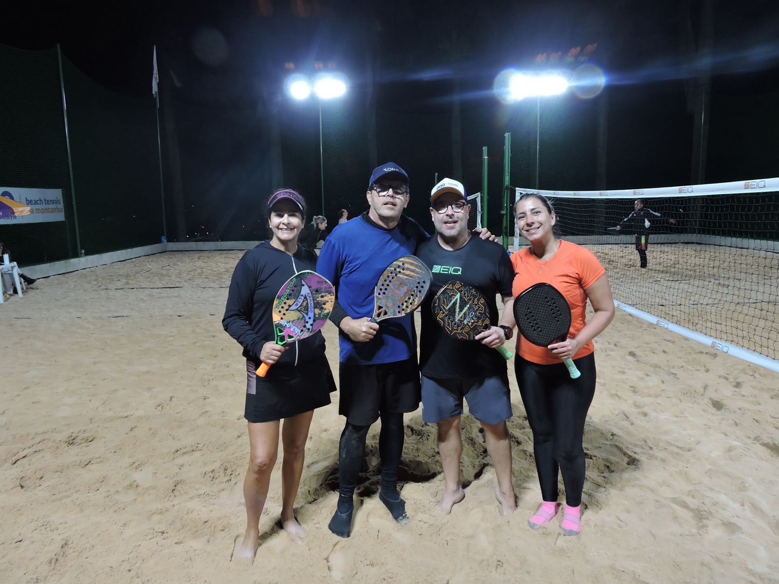 Beach tennis noturno